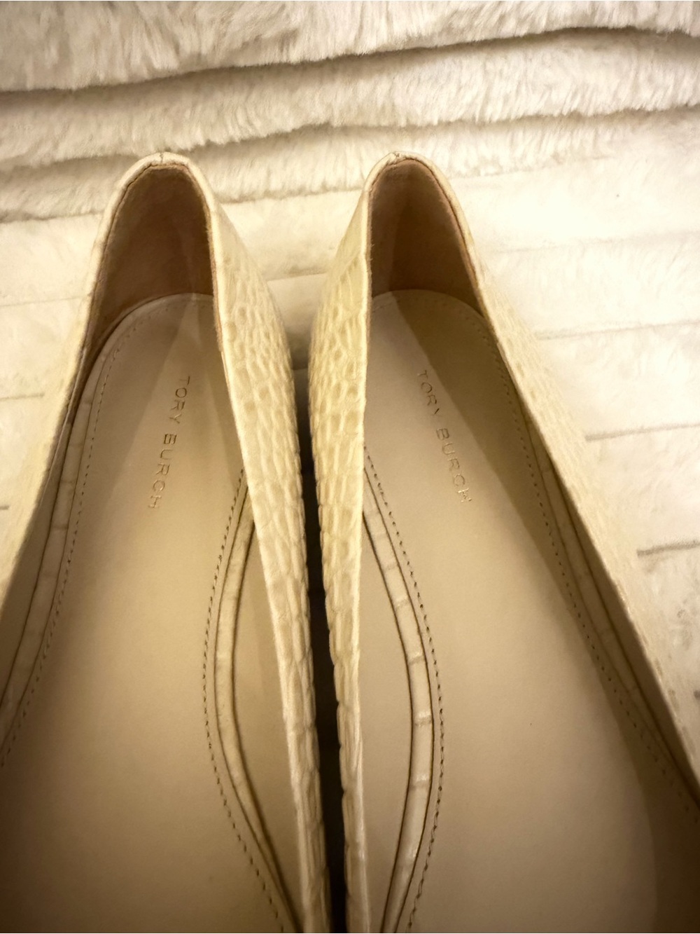 Tory Burch Cream Croc-Embossed Logo Square-Toe Flats - Picture 4 of 4